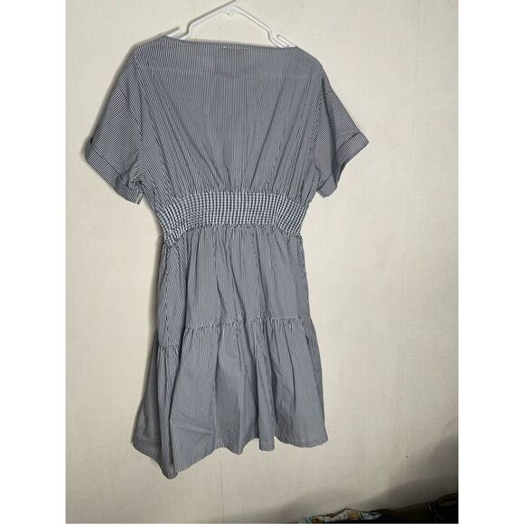 NWOT Vineyard Vines Smocked Waist Fit&Flare Dress Size M Blue Striped Lined Knee - Picture 8 of 10